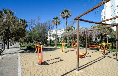 MARBELLA BANUS SUITES - Banús Playa Rocío - 3BR - 3BA - Direct Beach & Sea Access Complex - Outdoor Terrace w Garden Views - Pool - 3 Min Walk to Puerto Banús & Corte Ing Luxury Shopping - Ideal for Families - Foto 52