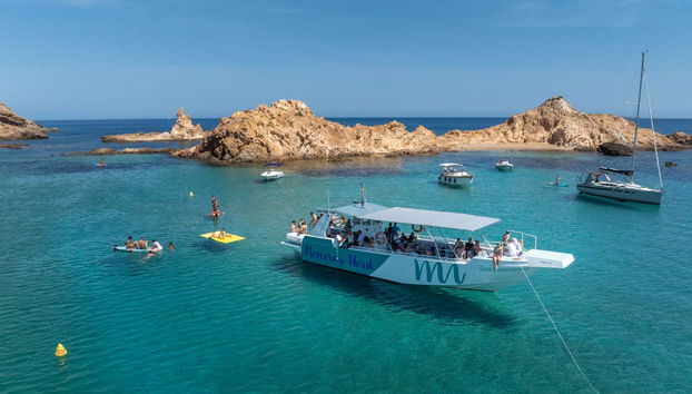Paseo en barco por las calas del norte de Menorca - Foto 5