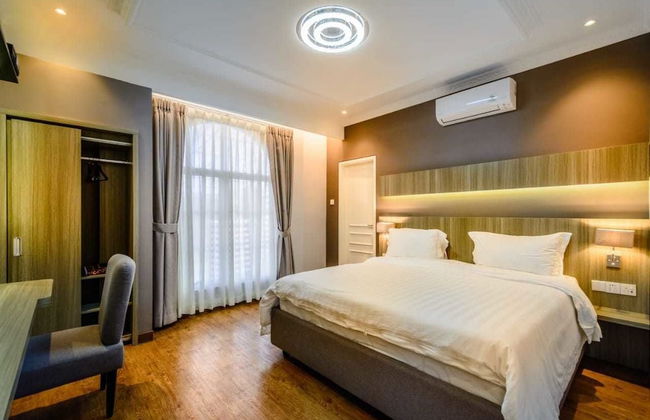 Villa Kota Bunga Puncak 2 Bedroom - Photo 4