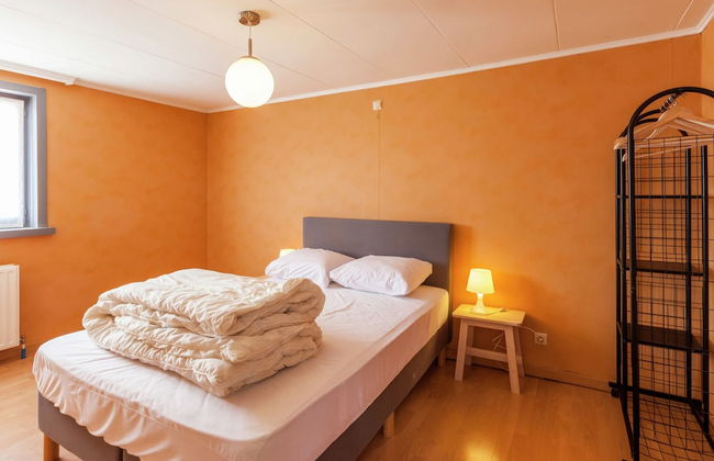 Quiet Cottage near Woods - Photo 4