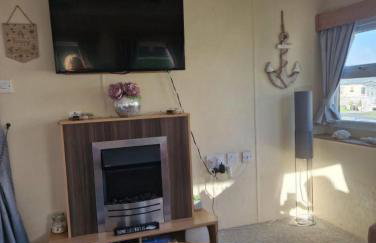 3 Bed Caravan - Sleeps 6 - Pets - Parking - Wifi - Foto 5