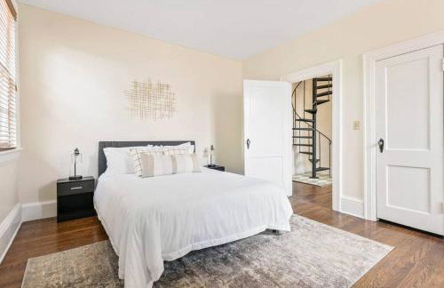 The Montgomery Manor - 5 Bedroom 4 Bath with Pool and Garage - Foto 41