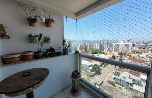 Apartamento vista mar e sacada com churrasqueira - Foto 11