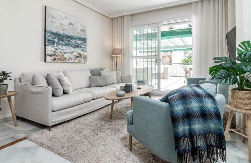 Sensational and Exotic 3-Bedroom Retreat in Nueva Andalucia with a Palm Garden - Foto 4