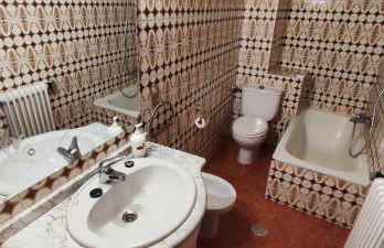 Piso céntrico 3 dormitorios con 2 baños cerca de la feria - Foto 12