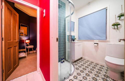 3 Bedroom House, Free Parking, Easy M53 Access - Photo 9