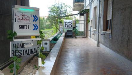 Suite 7 &Home Restaurant - Photo 4