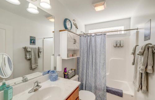 1 Mi to Colonial Beach Boardwalk Home with Fire Pit - Foto 16