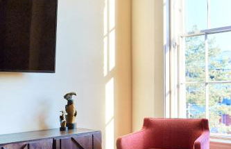 The Docent's Collection - Photo 37