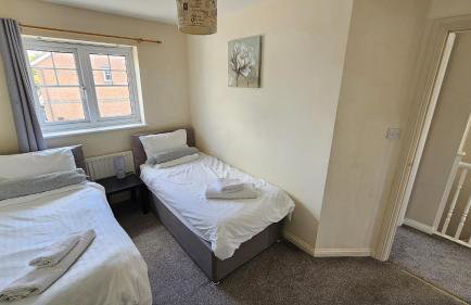 Quiet 3 bed semi with off street parking - Foto 49