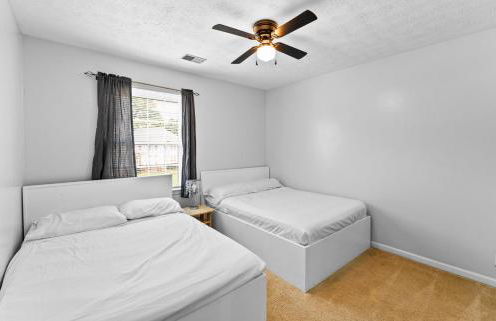 Lilburn Gateway with Game Loft, Fire Pit, Stone Mountain - Foto 36