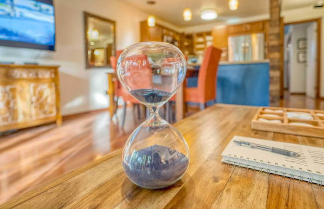 Tropical & Serene Garden Vistas - Photo 21