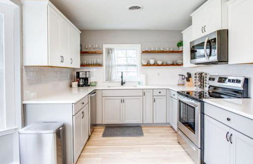 Brookwood Getaway Stock Tank Pool Outdoor Theater - Foto 19