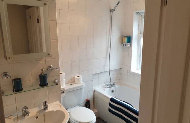 South Shield's Emerald 2 Bed Apartment - Photo 16