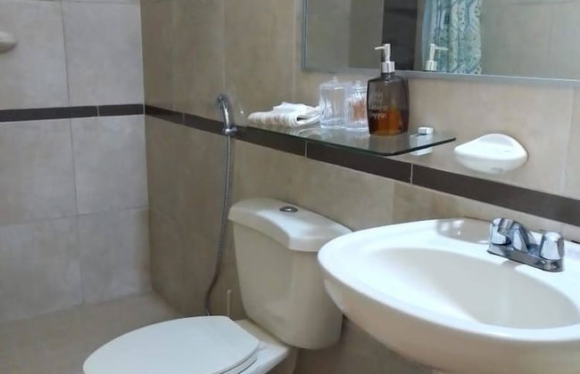 Room in Guest Room - Room in Comfortable Apartment Located on the Beach Very Close to the City - Foto 8