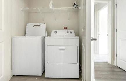 Landing Stylish 1BD Pool Clubhouse - Photo 31