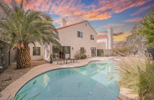 4Br Model Home w Pool and Pool table in Henderson - Foto 1