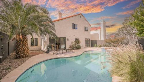 4Br Model Home w Pool and Pool table in Henderson - Foto 1