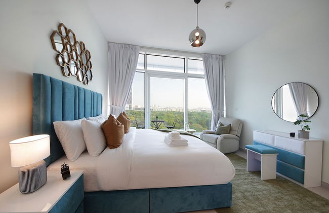 Luxury StayCation - Spacious Apartment Amidst Lush Green Parks - Photo 4