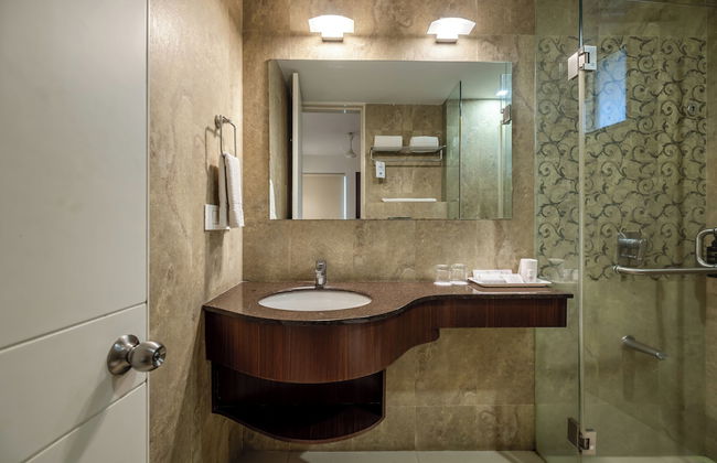 Quality Inn Patria Suites, Rajkot - Foto 21