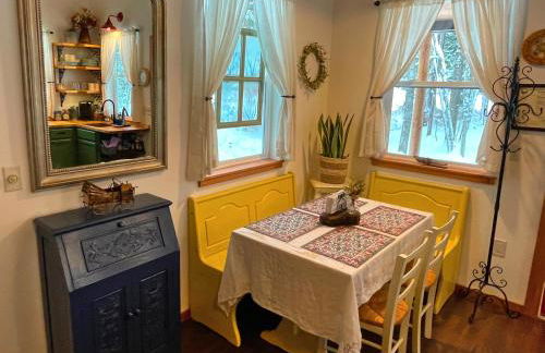 Kataluma Inn, Sandpoint, Idaho - Entire Cozy Cabin, Pet Friendly - Photo 6