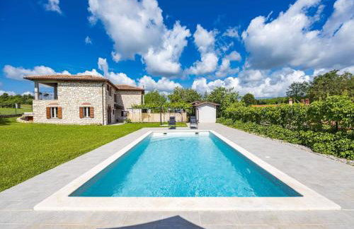 Charming Villa with Pool - Foto 12