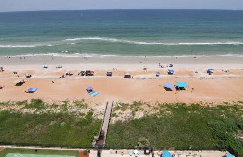 Luxury direct oceanfront corner penthouse with heated pool and garage parking - Foto 7