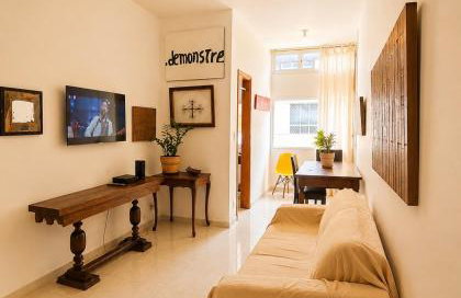 5 adultos, 2 quartos, Apartamento espaçoso em Copacabana, 5 minutos da Praia, metrô na Porta e garagem - Foto 3
