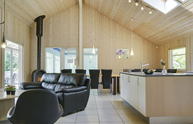 "Hughe" - 300m from the sea - Foto 22