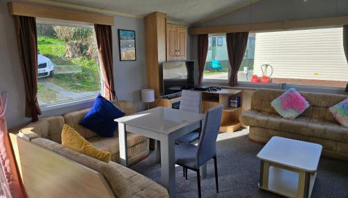 Light and Airy 2 Bedroom Mobile Home - Foto 4