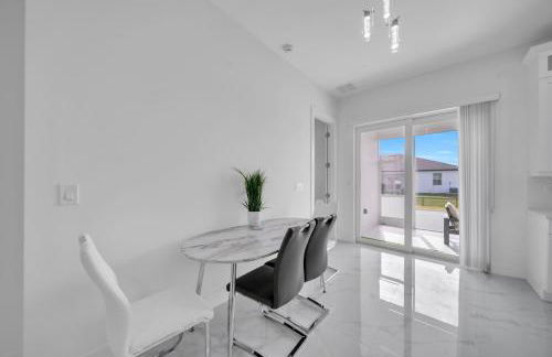 Cozy 3BR Duplex Unit with WiFi and Laundry in Lehigh Acres - Foto 22