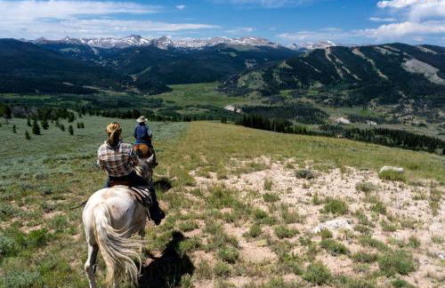 Charming Alpine Log Cabin for Family Vacation near Cora, Wyoming - Photo 14