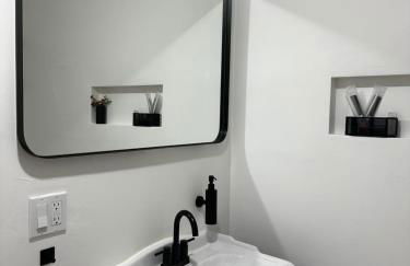 Modern, Remodeled Echo Park House-Walk to Sunset Blvd, Dodgers Stadium, Shops, Bars, Restaurants, Lake, Concerts - Photo 6