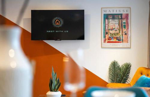 Perfect Getaway 3 Bedroom Home with Fast WiFi & Parking - Photo 19