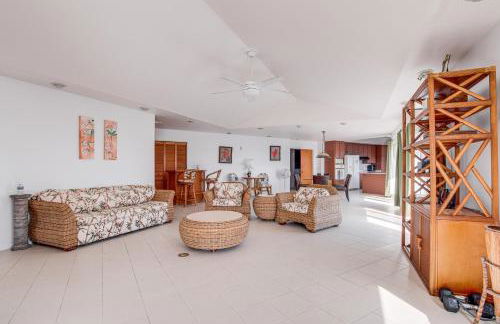 Oceanfront Keaau Gem Ocean and Sunrise Views, Pool - Foto 4