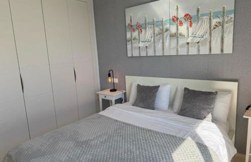 Remarkable 5-BDRM Villa - Heated POOL & GYM - Photo 43