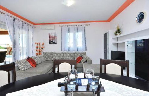 3 Bedroom Nice Home In Solin - Photo 12