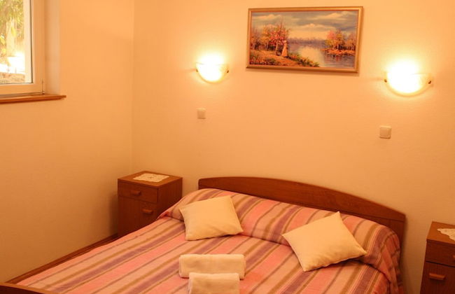 Sea front stone house - Photo 27