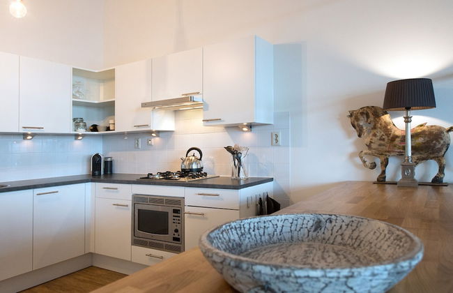 Appealing Apartment in Den Haag With Balcony, Terrace - Photo 26