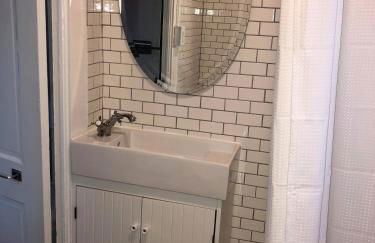 DTLA Oasis Private Bedroom with Exclusive Laundry - Steps to the Heartbeat of LA - Foto 7