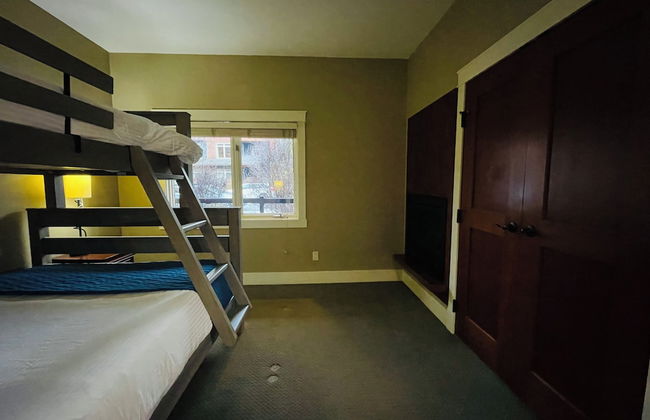 Mountain Retreat - Pool - Hot Tub - Spa - Photo 2