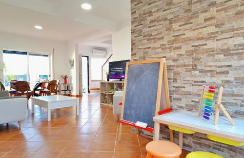 MBird Rosário Family House with Private Jacuzzi - Foto 13