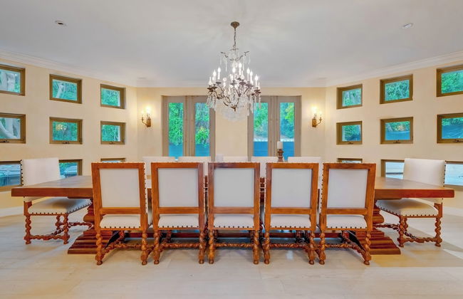 Carolwood - Modern Tuscan Villa With Rolling Lawns and Loggia in Holmby Hills - Photo 65