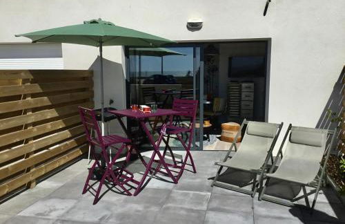 Studio neuf déco vintage face mer,terrasse ,jardin,wifi,parking sous-sol - Foto 13