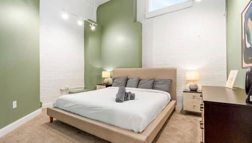 KING First Floor Sleep8 4Beds 2BA Swepson Escape - Foto 3