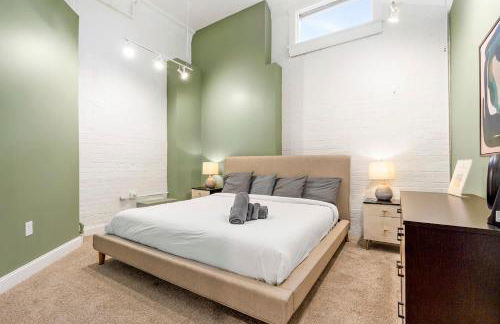 KING First Floor Sleep8 4Beds 2BA Swepson Escape - Foto 3