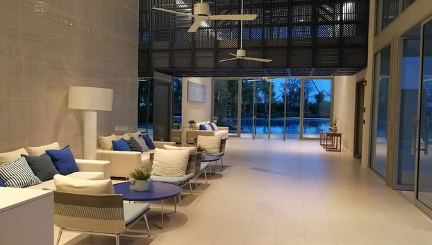 BLU-Pool Access - Foto 3, Zona de estar del vestíbulo