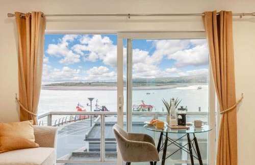 Estuary View - Photo 1