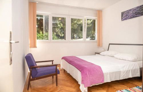 Sunny & Spacious, 2 BR apartment with free parking - Photo 16