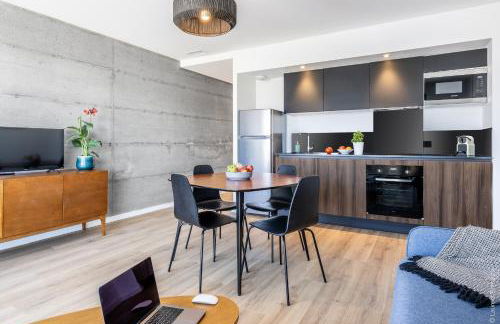 SOUTH-OF-FRANCE T2 neuf haut de gamme, climatisé, parking gratuit, 2eme ligne balcon 3 - Foto 1